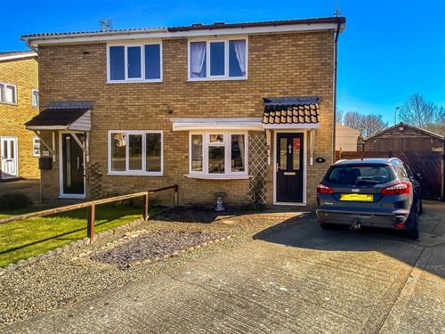 Farnham Close, Woodham