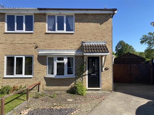 Farnham Close, Woodham