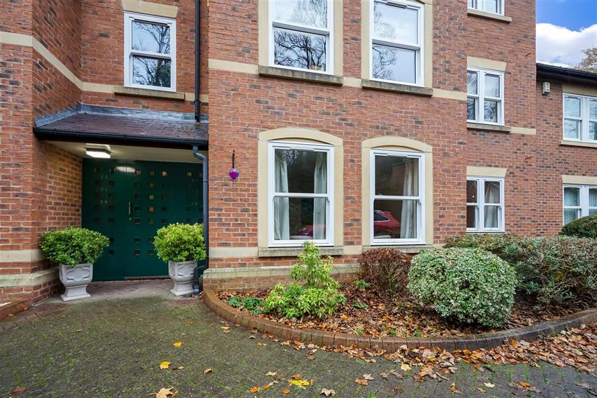 The Woodlands, Millbank Road