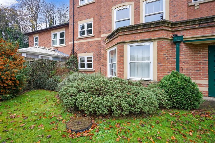 The Woodlands, Millbank Road